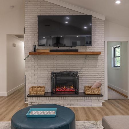 Mid-Century Modern Impeccable Remodel With Hot Tub Villa Asheville Exterior foto