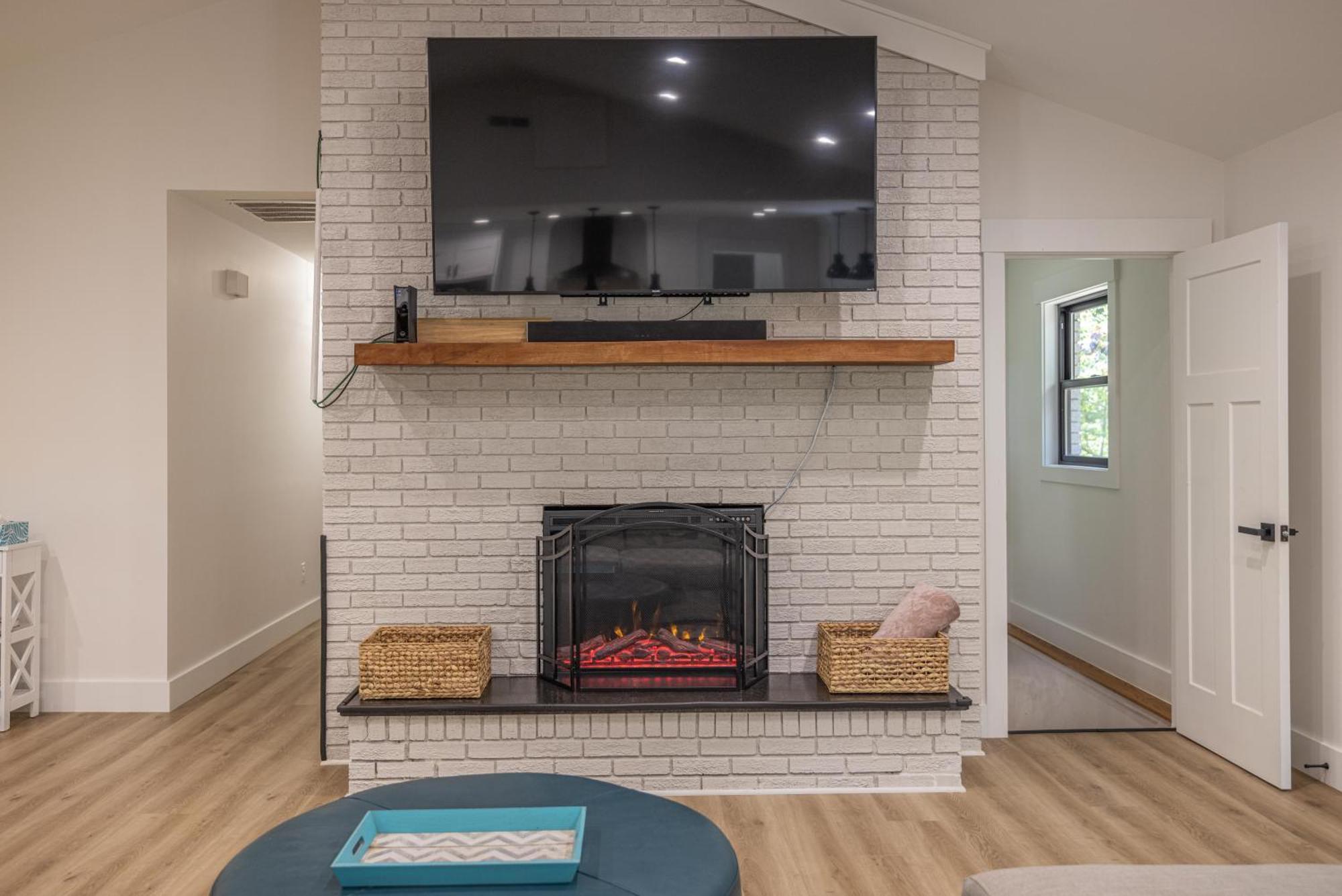 Mid-Century Modern Impeccable Remodel With Hot Tub Villa Asheville Exterior foto
