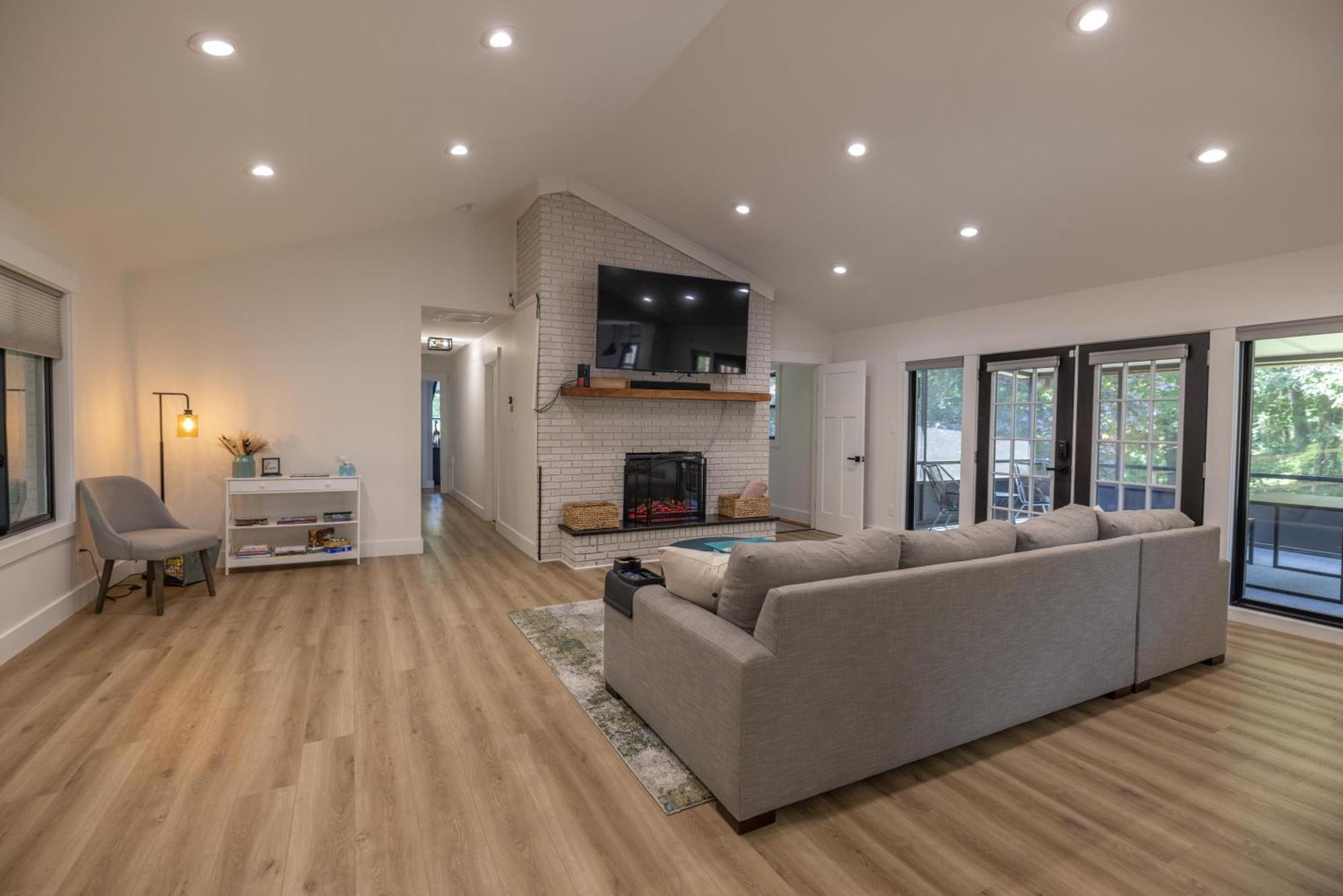 Mid-Century Modern Impeccable Remodel With Hot Tub Villa Asheville Exterior foto